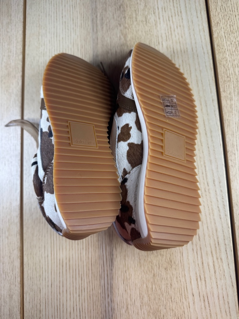 Dolce Vita Cowhide-Print Low-Top Sneaker in Brown, White & Tan - Picture 8 of 9